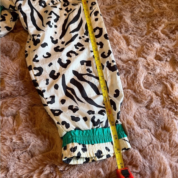 Vtg Casual Isle  Animal Print Jacket with Green Accents size M - Picture 8 of 16